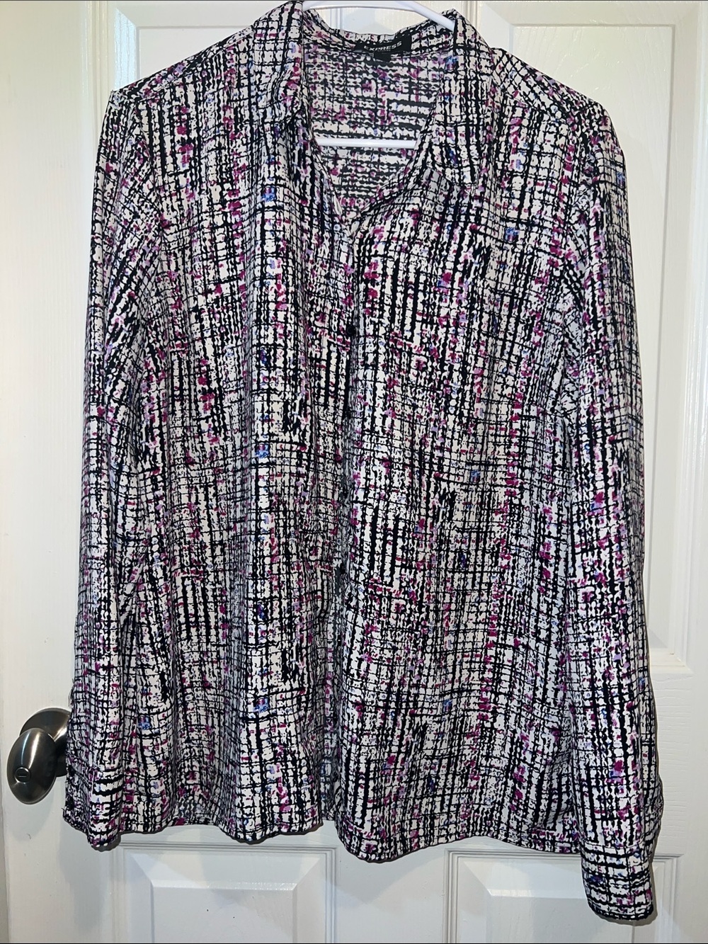Express Portofino Black, White & Pink Abstract Button-Down Shirt